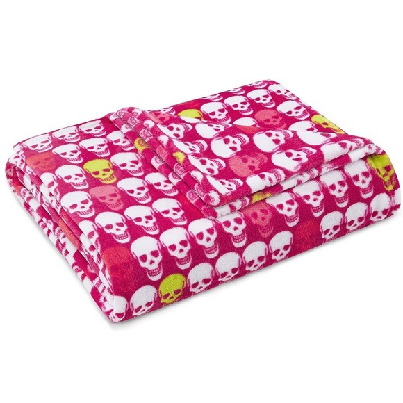 Betsey Johnson Pink & White Skull Party Throw 💀 - Picture 8 of 8